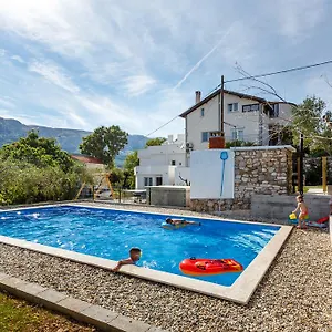 M Baška