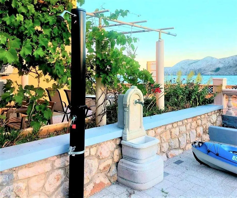 Beach Villa Baska 바슈카